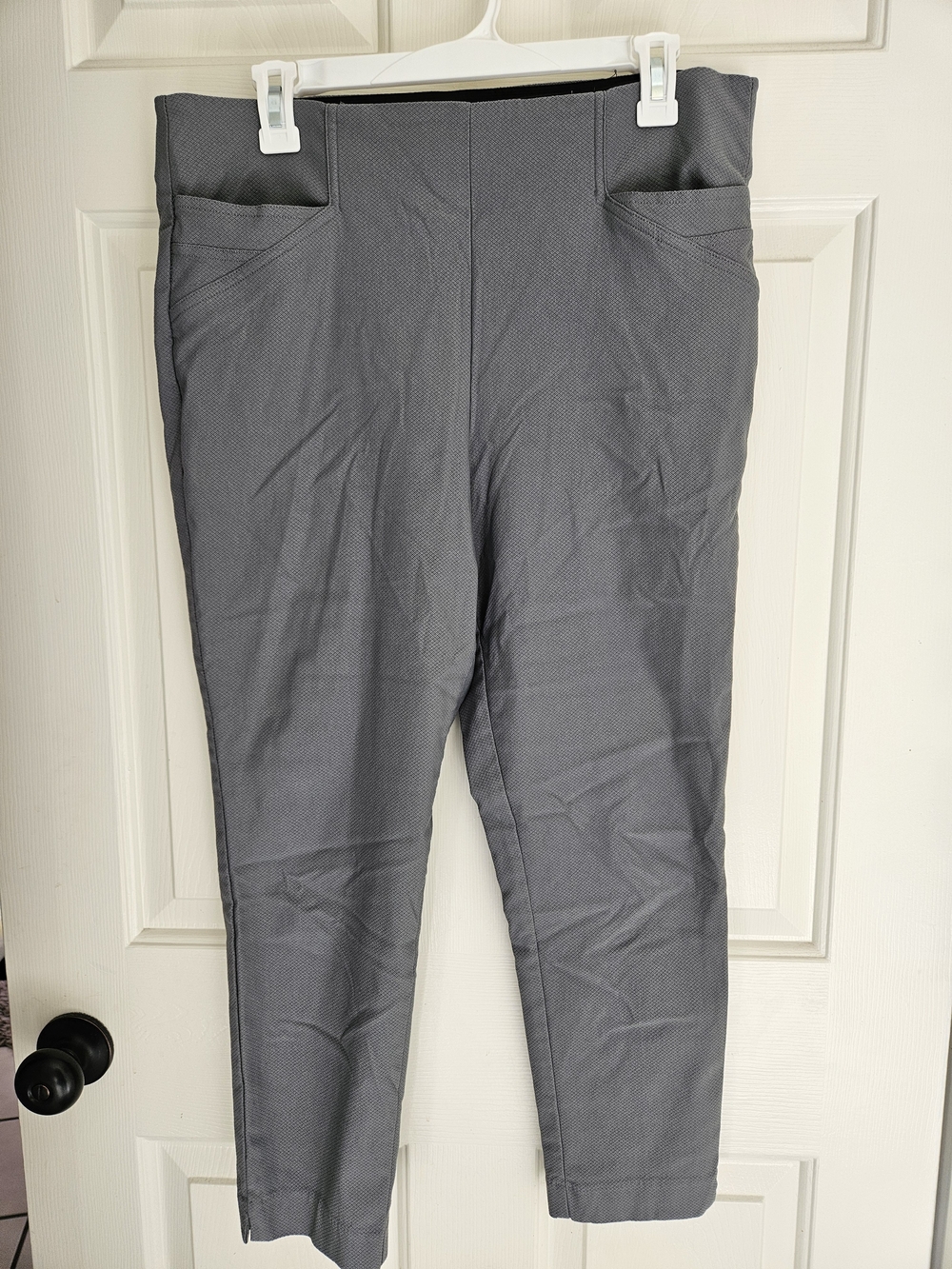 Maurices Pull On Slim Ponte Ankle Pants in Gray Size L